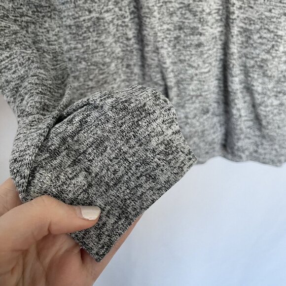 Athleta Womens Gray Heathered Long Sleeve Knit Top Size M Rayon & Spandex Blend - Picture 4 of 7